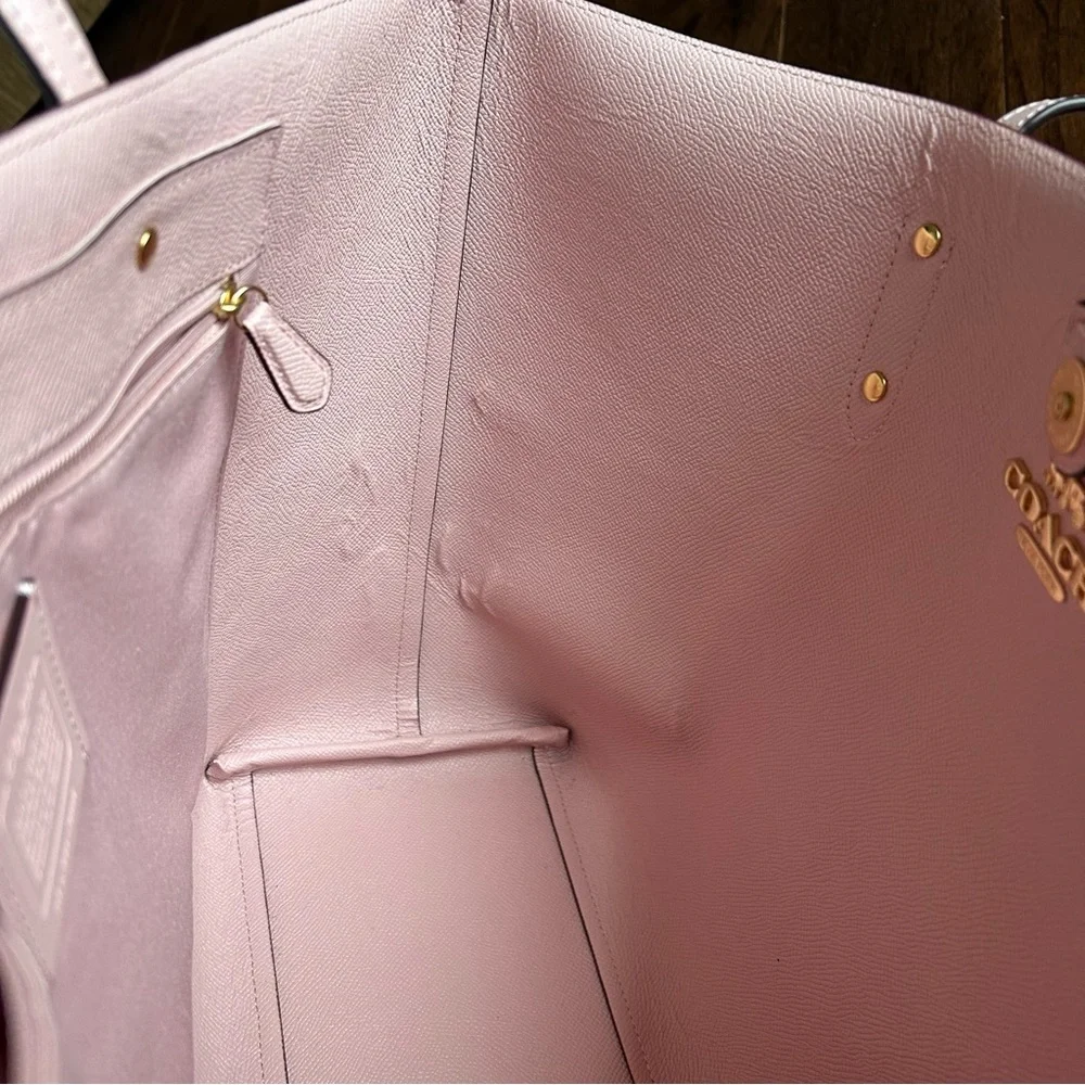 Coach 76636 signature town tote in light khaki and blossom pink - Picture 5 of 16